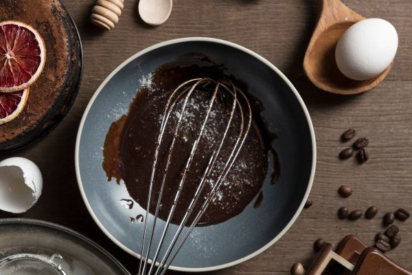 Glutensiz Çikolata Soslu Kakaolu Kek Nasıl Yapılır?